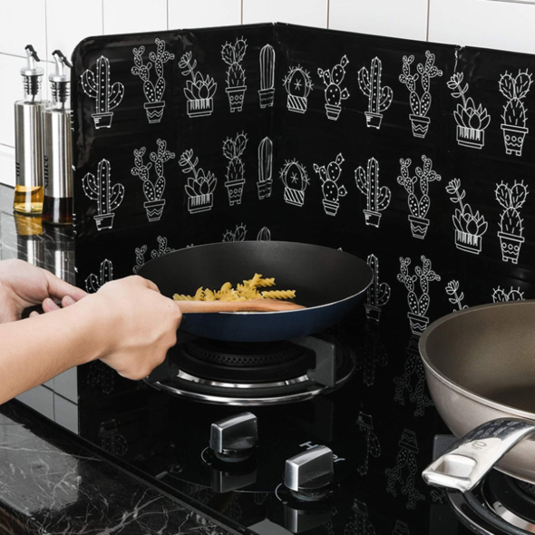 KitchenWise Foldable Anti Splatter Oil Shield