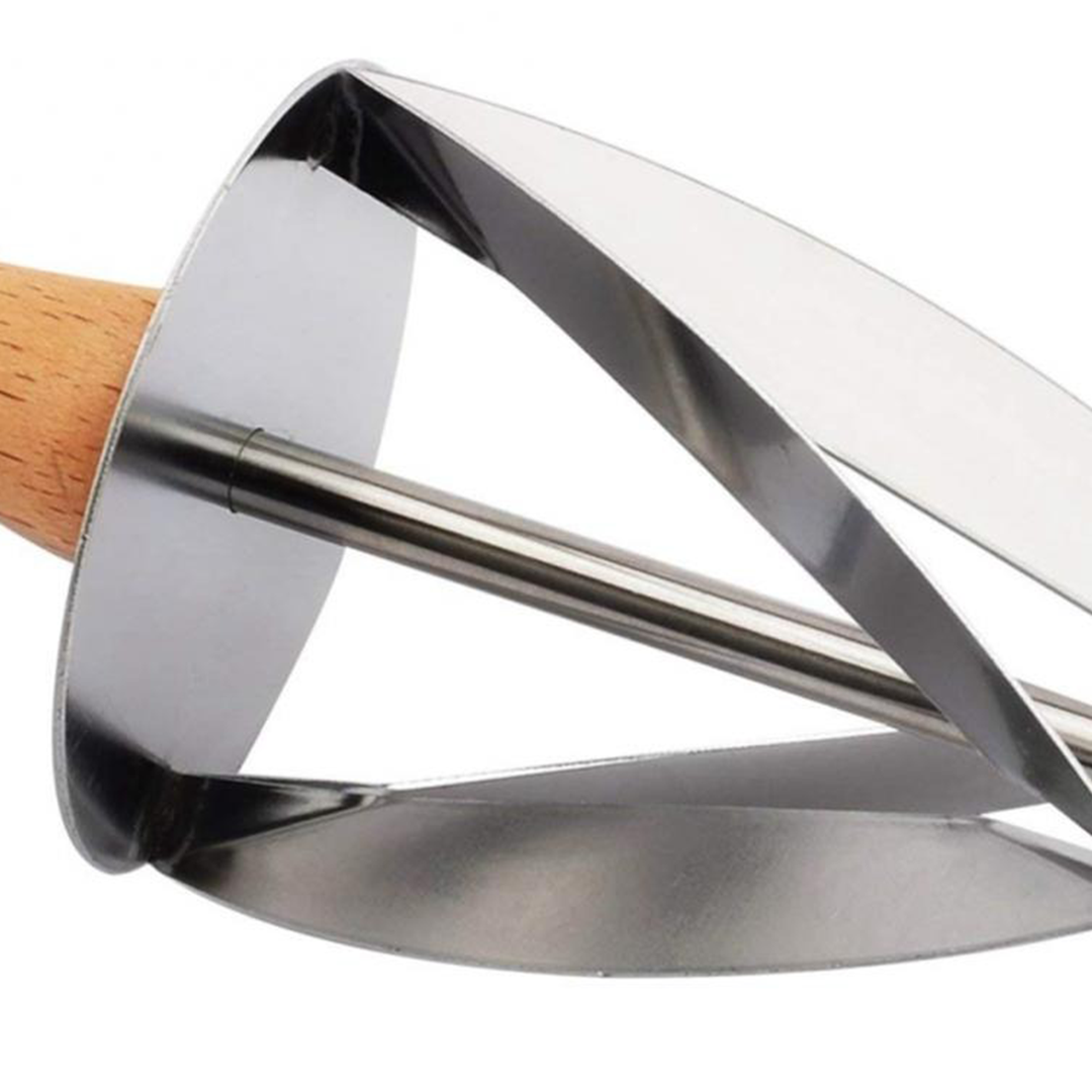 Bakers™️ Stainless Steel Rolling Croissant Cutter