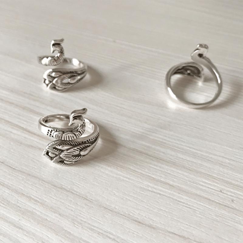 AKAI Adjustable Knitting Crochet Loop Ring