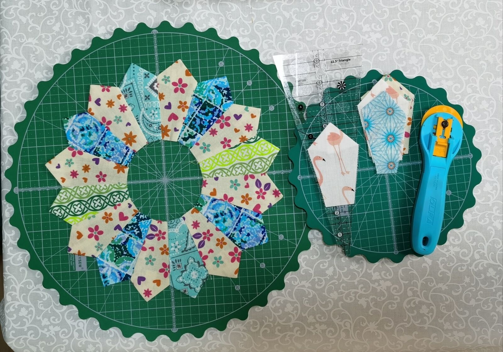 Self-Healing Circle Rotating Cutting Mat