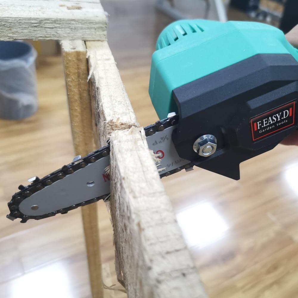 Rechargeable 24V Lithium Chainsaw